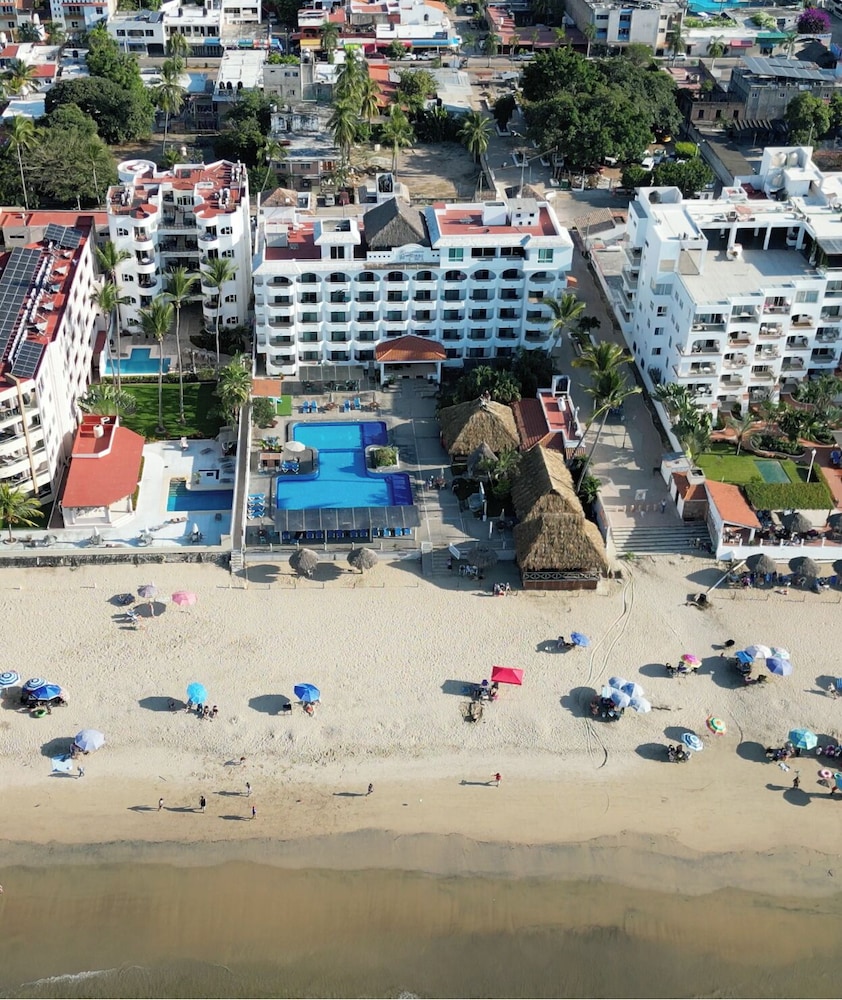 Torreblanca Beach Hotel and Suites Guayabitos - Desayuno y Comida 4/34
