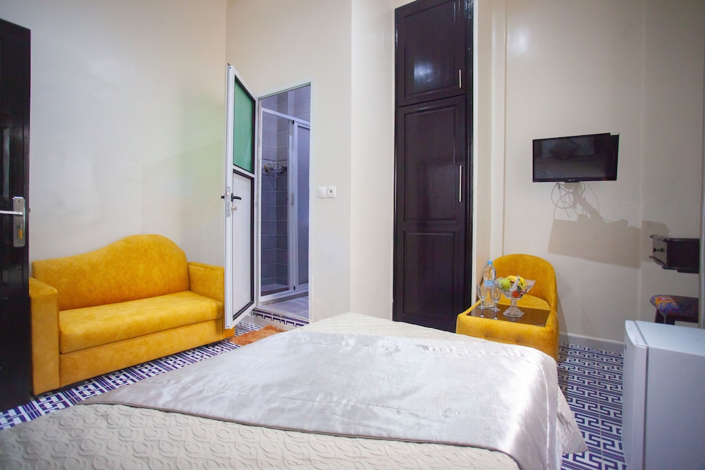 HOTEL MAMORA 33/72