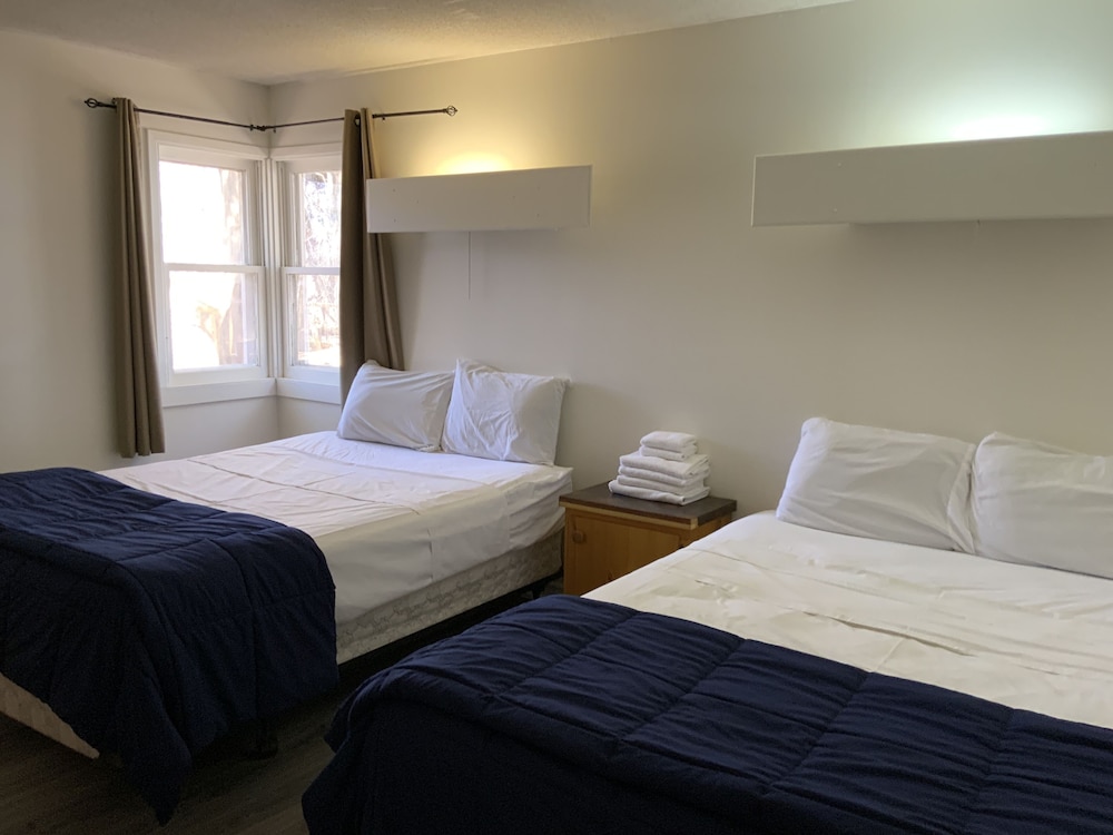Tally-Ho Inn 15/50
