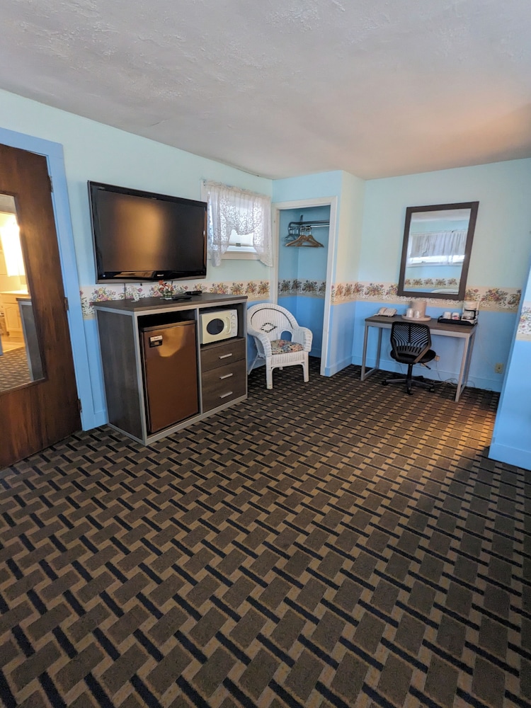 Bennington Motor Inn 24/35