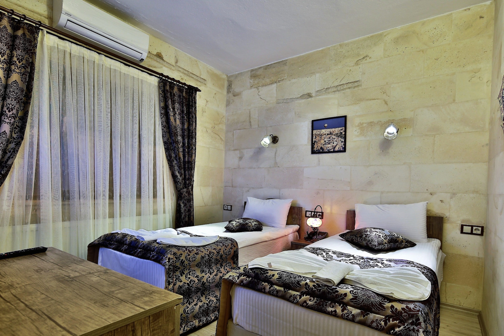 Room, Twin Beds