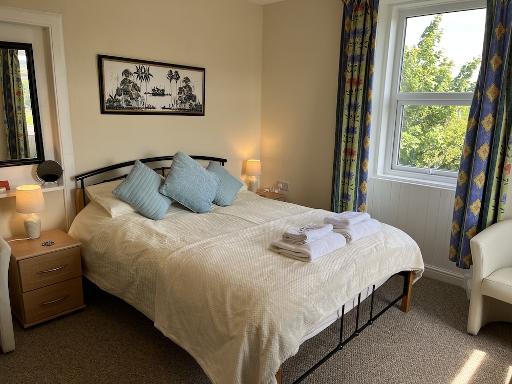 The Village Inn and Kirtle House B&amp;B 4/35