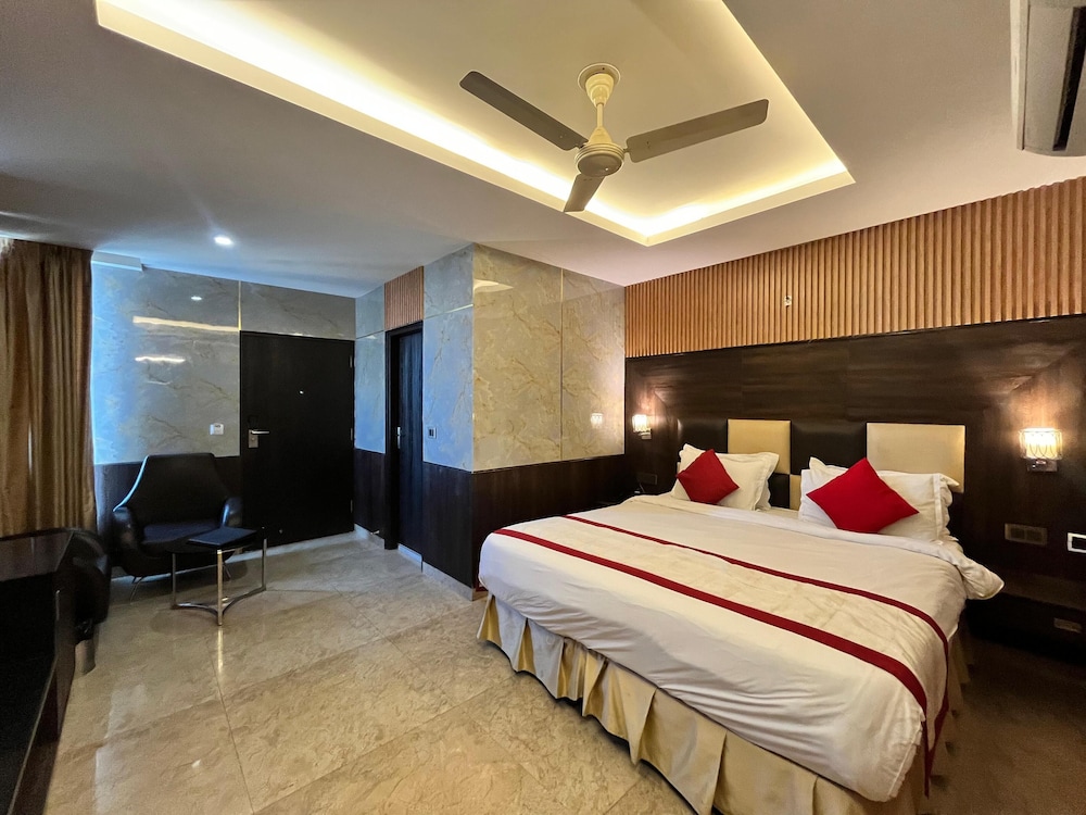 Deluxe, Double Bed
