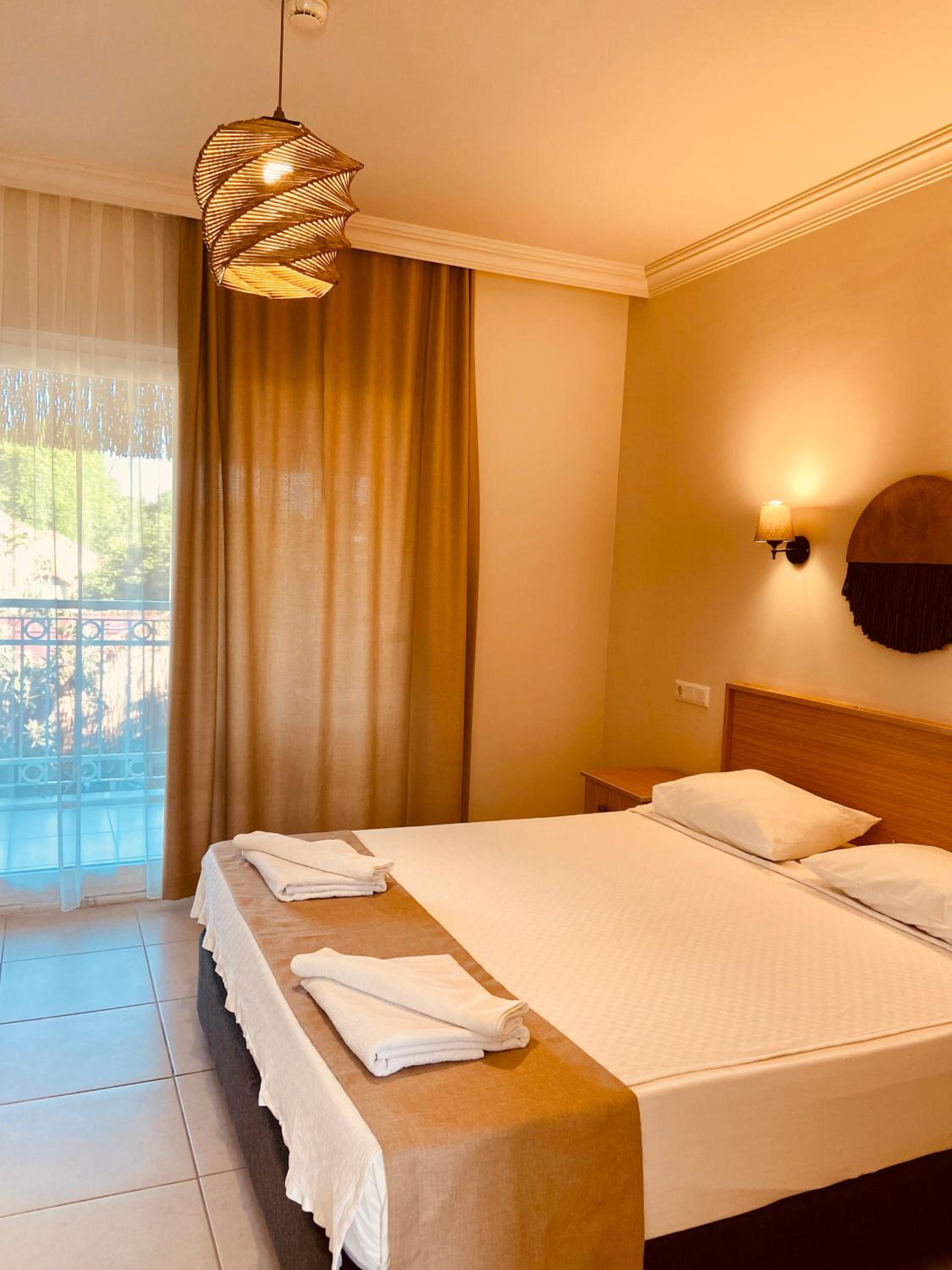 غرفة بسرير مزدوج بشرفة، Kalia Beach Hotel Side 6/9