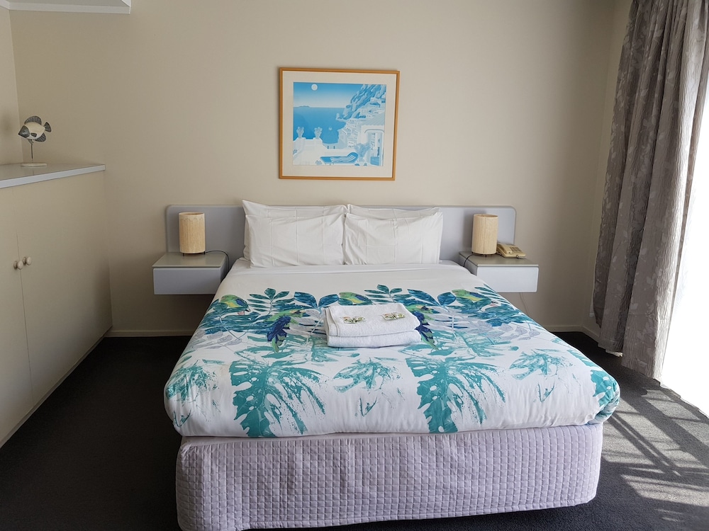 Aloha Seaview Resort Motel 9/68