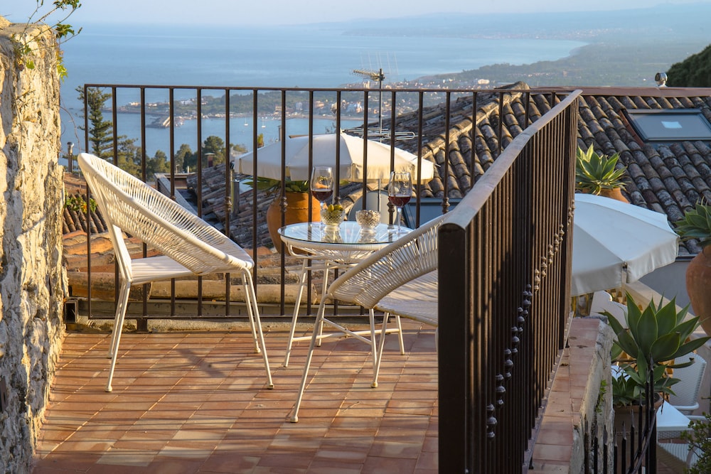 Villa Taormina 6/79