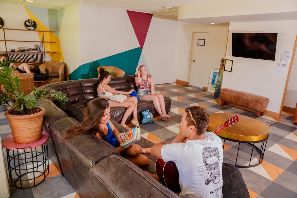 Bunk Backpackers Surfers Paradise Hostel 57/76