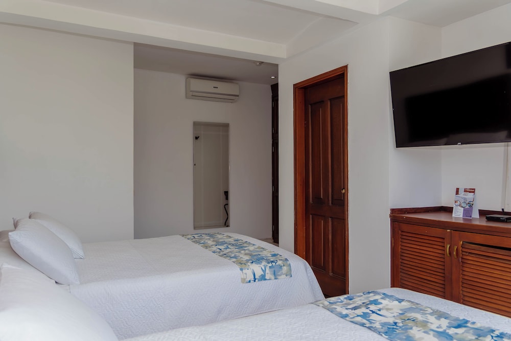 Coral Reef Hotel 17/58