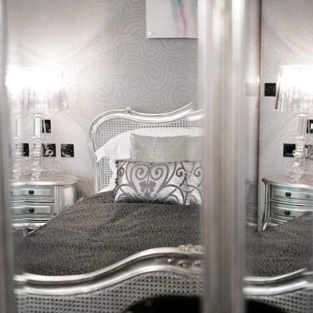 Windermere Suites 19/39
