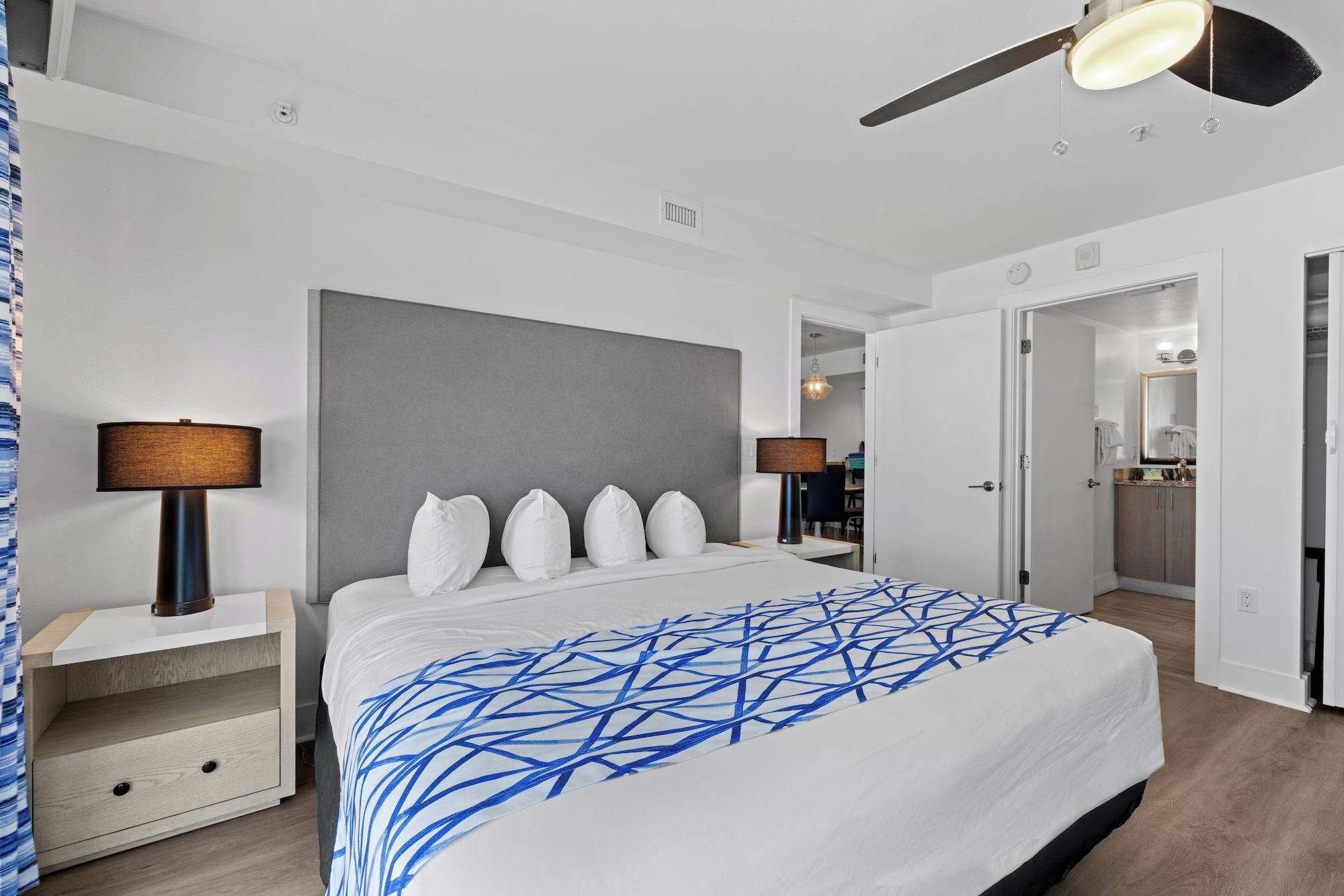 2 Bedrooms, Premium, Suite, Gulf Front, 2 Bathrooms