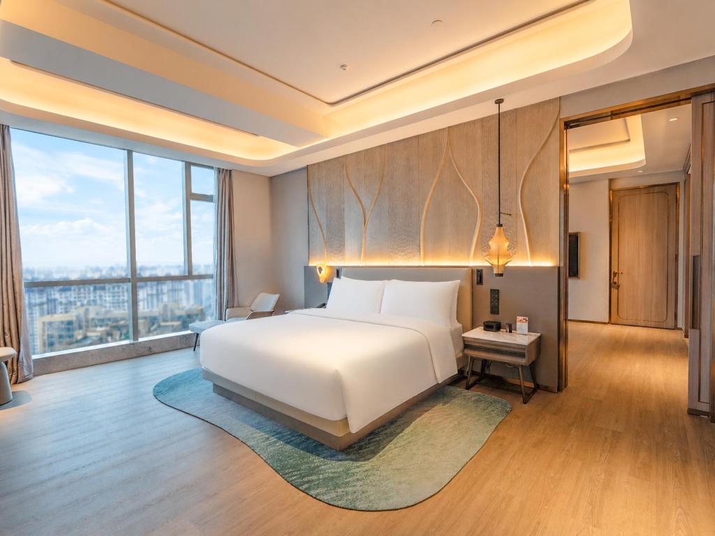 Executive, Suite, King Bed, Skyline View, Lounge Access