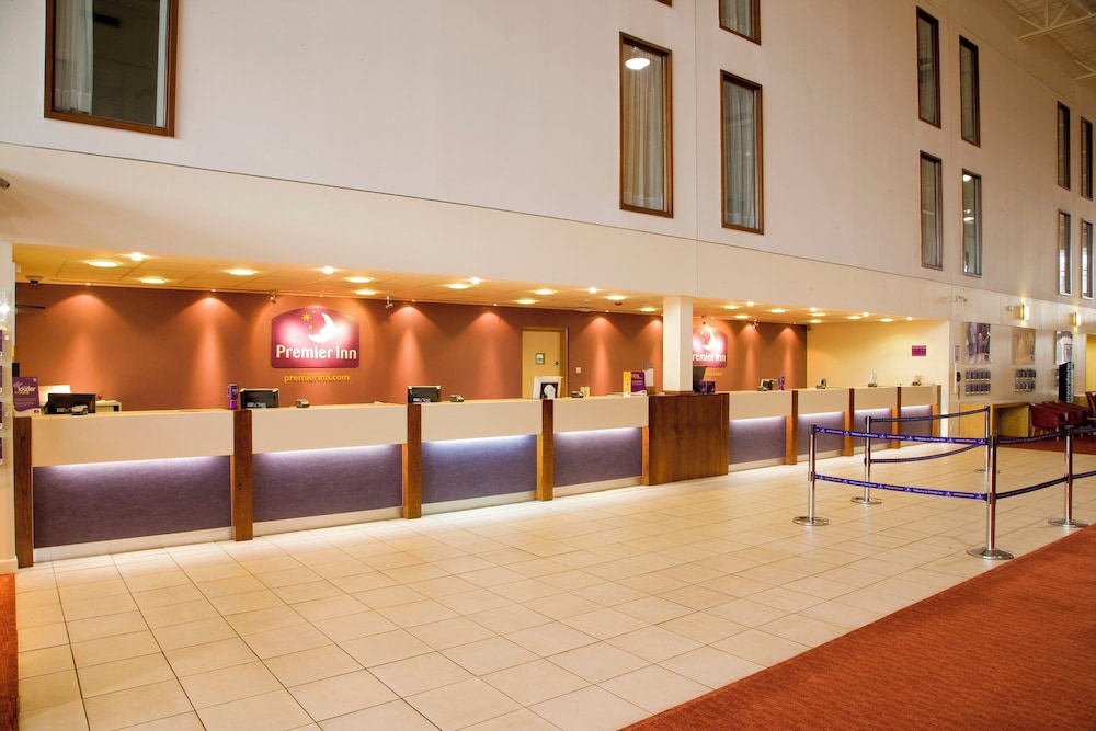 Premier Inn London Heathrow Airport T2 And T3 Bath Road 8/58