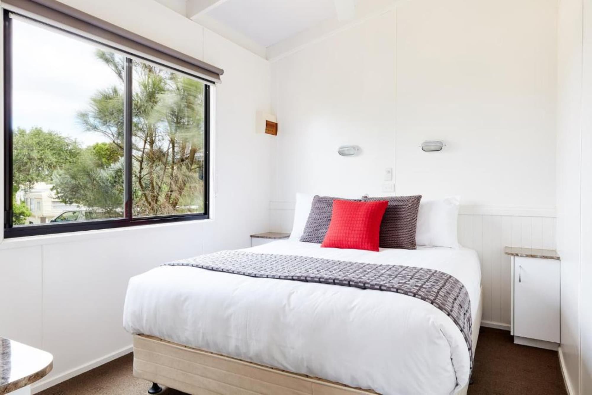 2 Bedrooms, Cabin, 1 Queen and 2 Bunk Beds, Sea Side