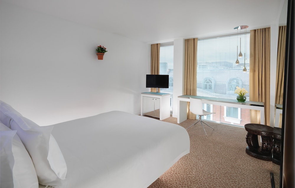 St Martins Lane Hotel 29/75