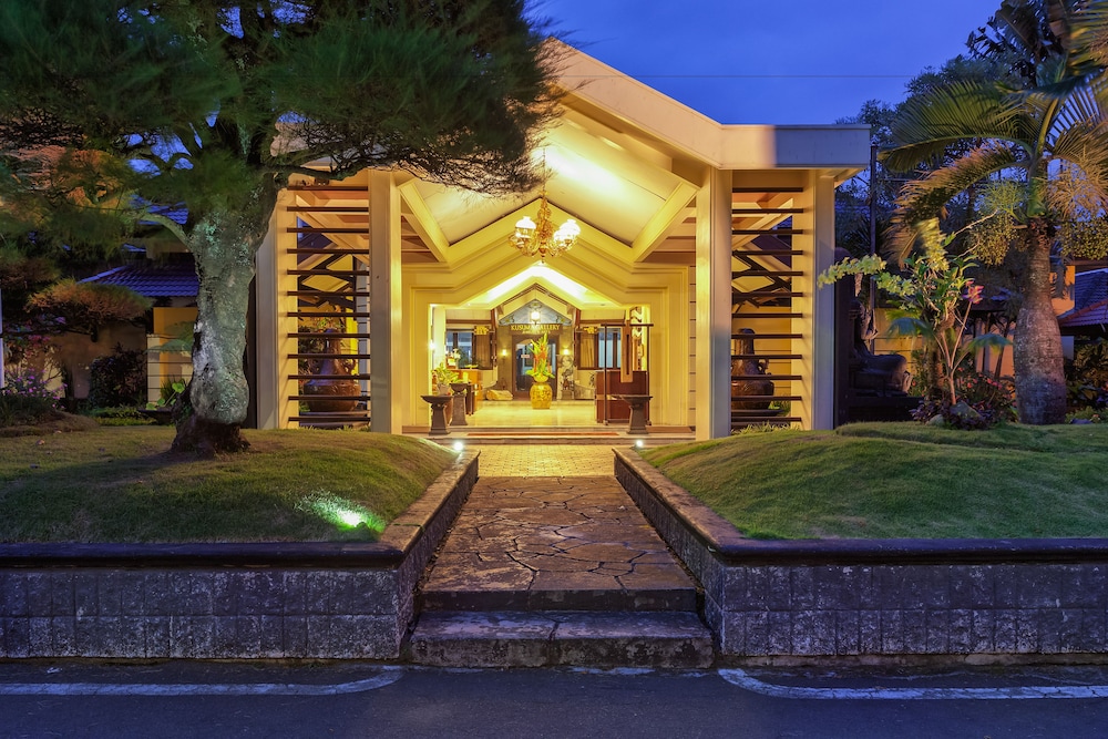 Hotel Montana Dua Malang 2/50