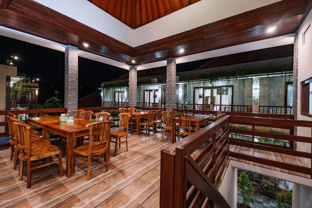 Sari Nusa Inn 10/16