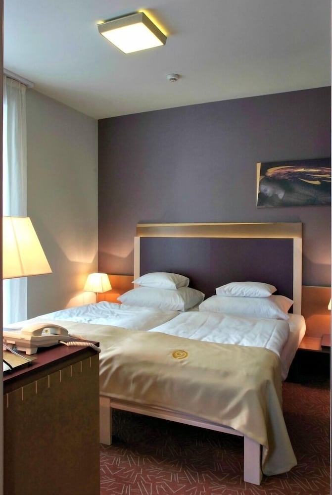 Szent Gellert Hotel 5/29