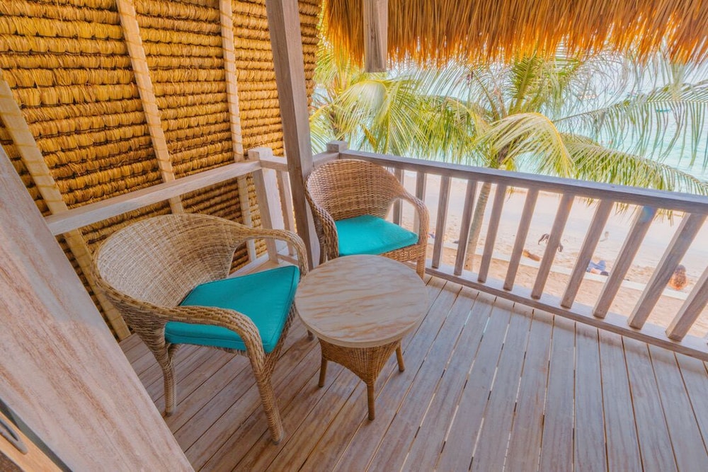 Hai Tide Beach Resort 58/74