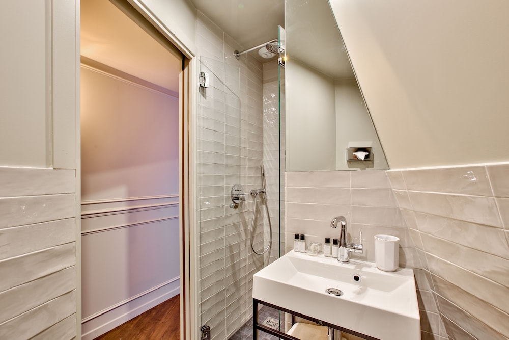Maison Barbes 54/61