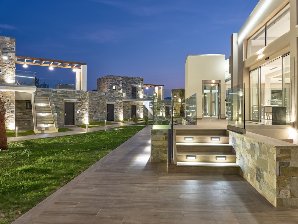 Golden Sun Resort And Spa - Adults Only 16/25