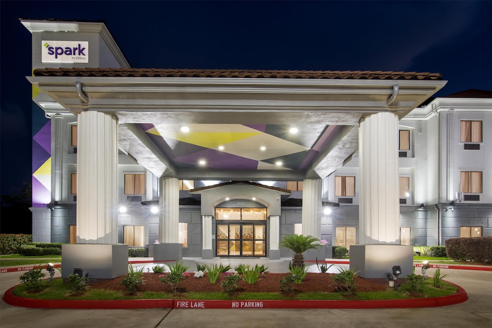 Spark by Hilton Houston Hobby Airport photo1