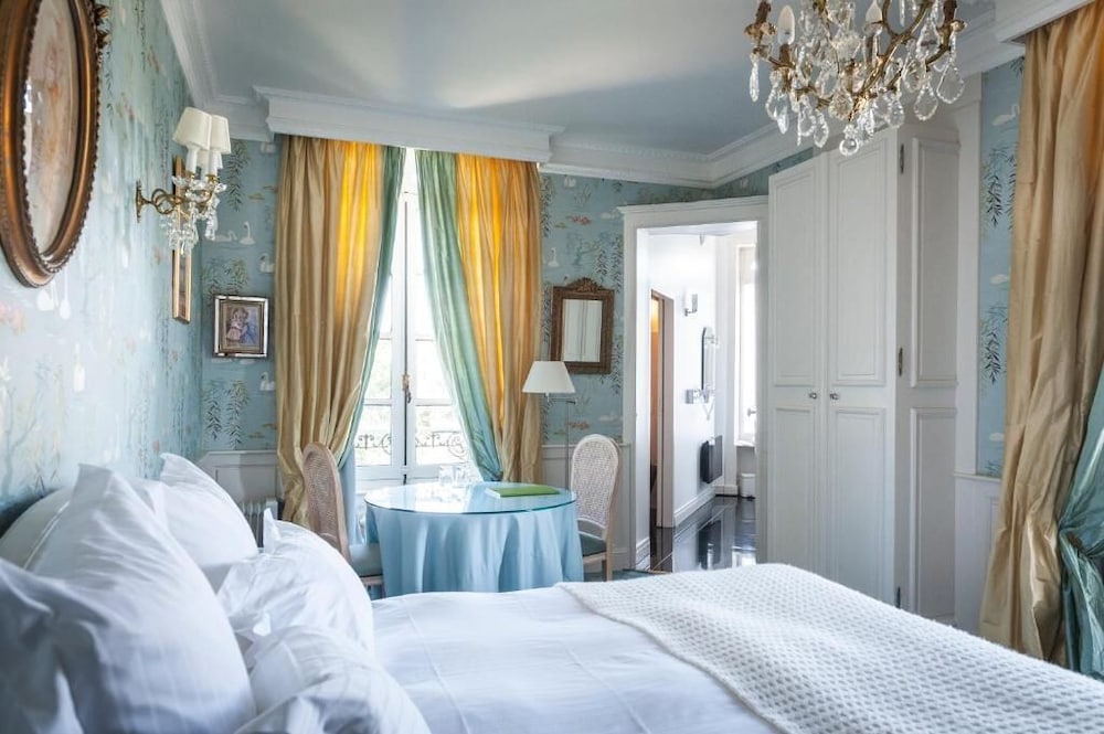 Chateau D'Apigne Rennes 10/50