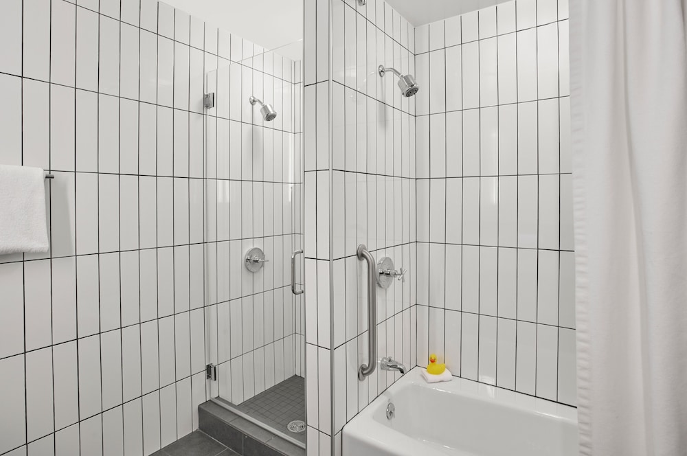 Atrium, Suite, King Bed