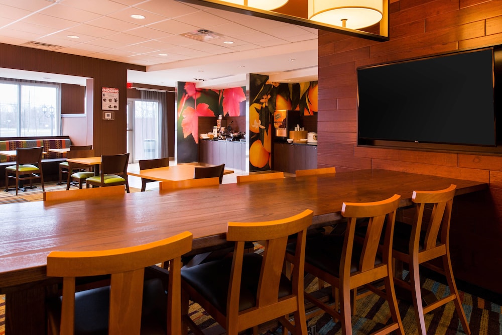 Fairfield Inn Suites Utica 39/47