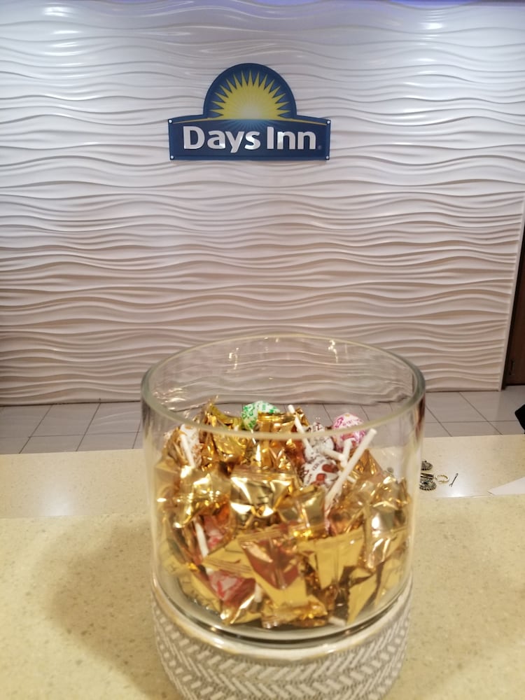 Days Inn By Wyndham Manitou Springs 26/42