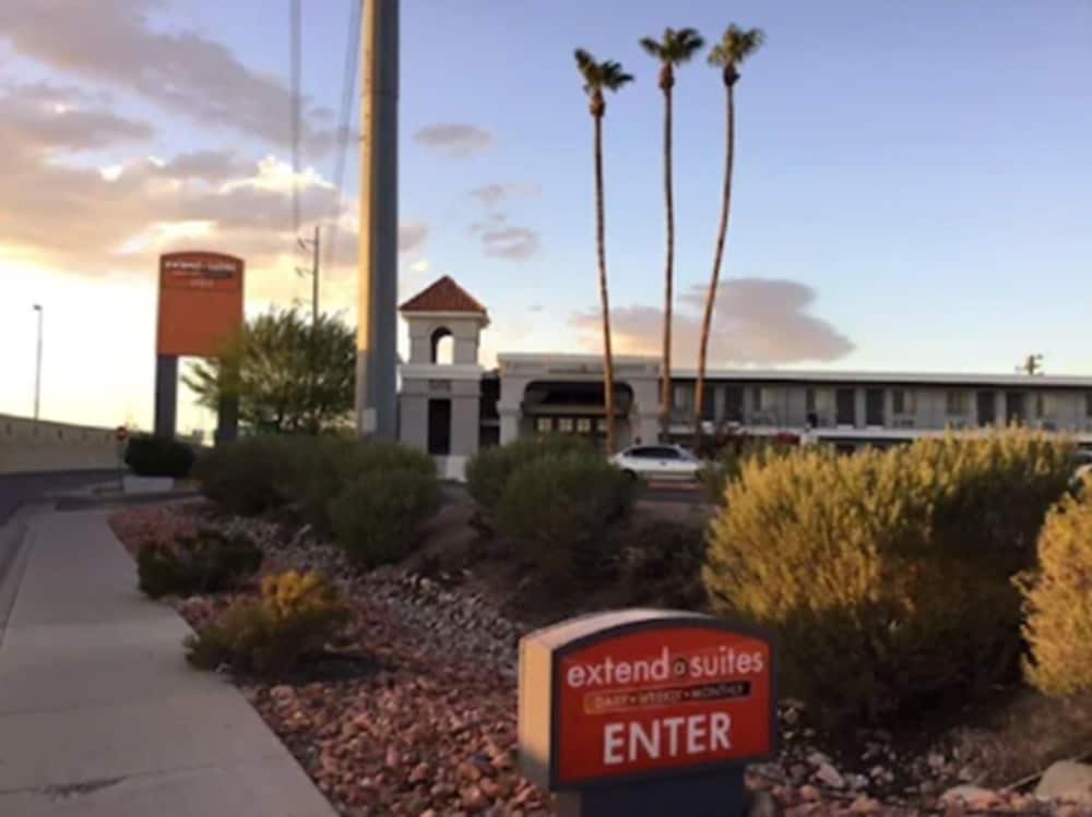 Extend A Suites Phoenix, AZ 12/55