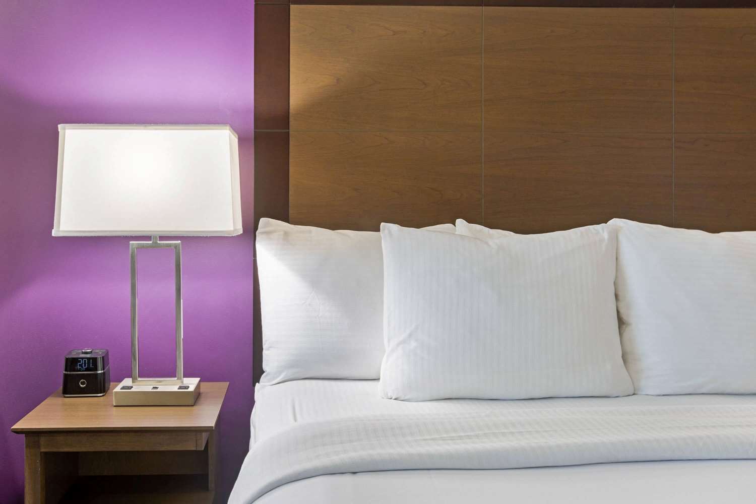 La Quinta Inn & Suites by Wyndham Visalia/Sequoia Gateway 24/60