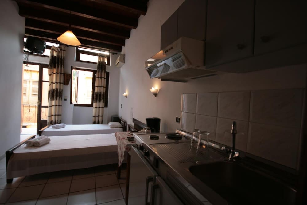 Chania Rooms 48/48