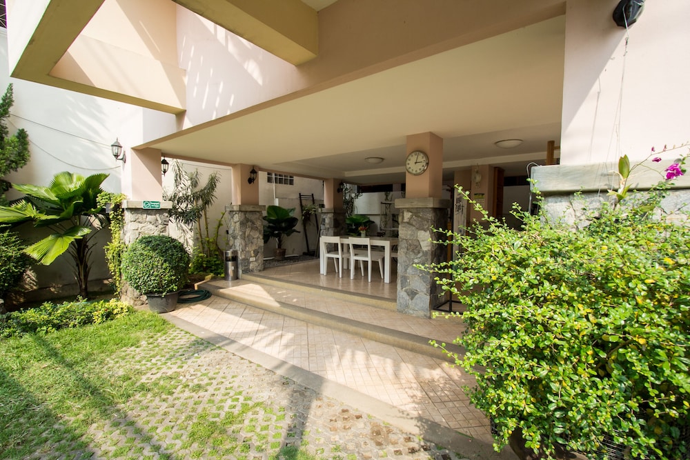 Triple Palms House 41/50