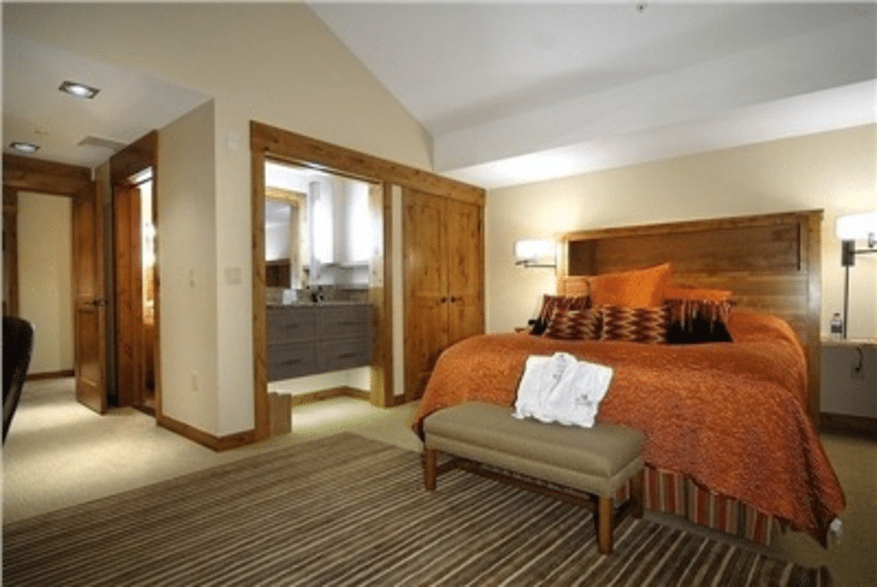 The Lodge At Mountaineer Square 26/34