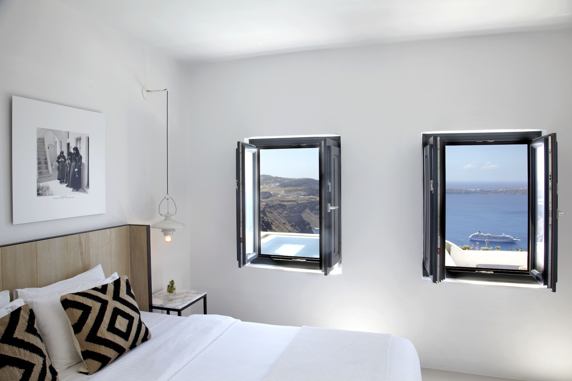SUITE, CLIFF SIDE