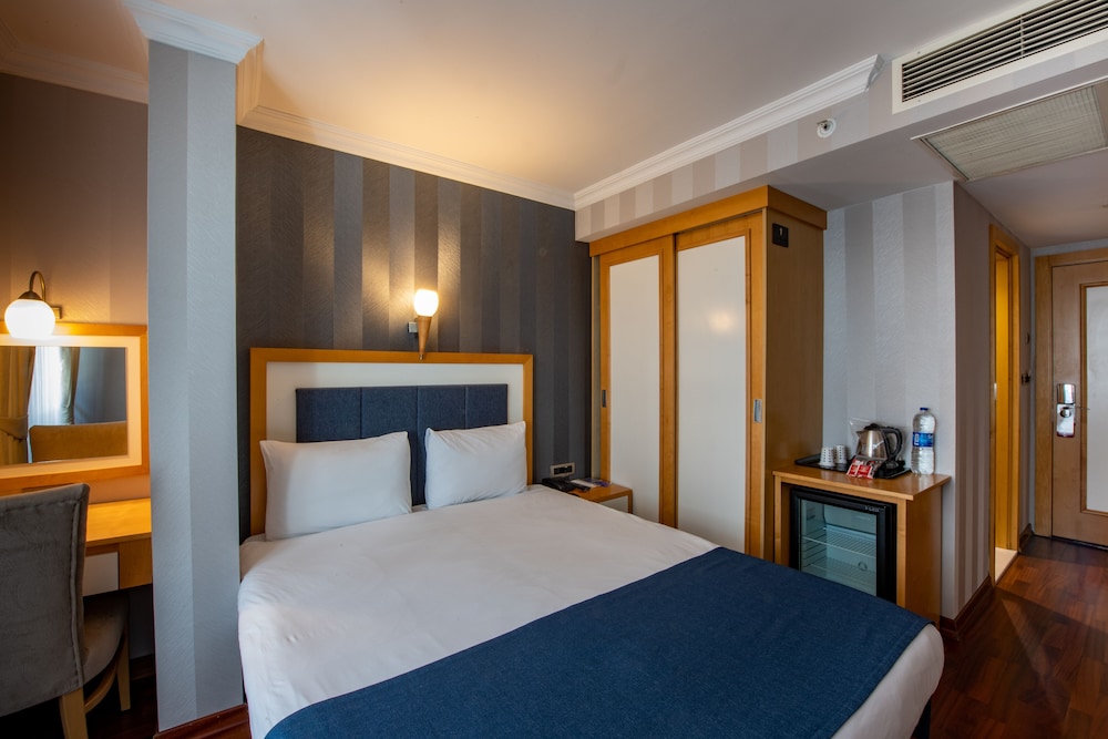 Aven Hotel 13/60