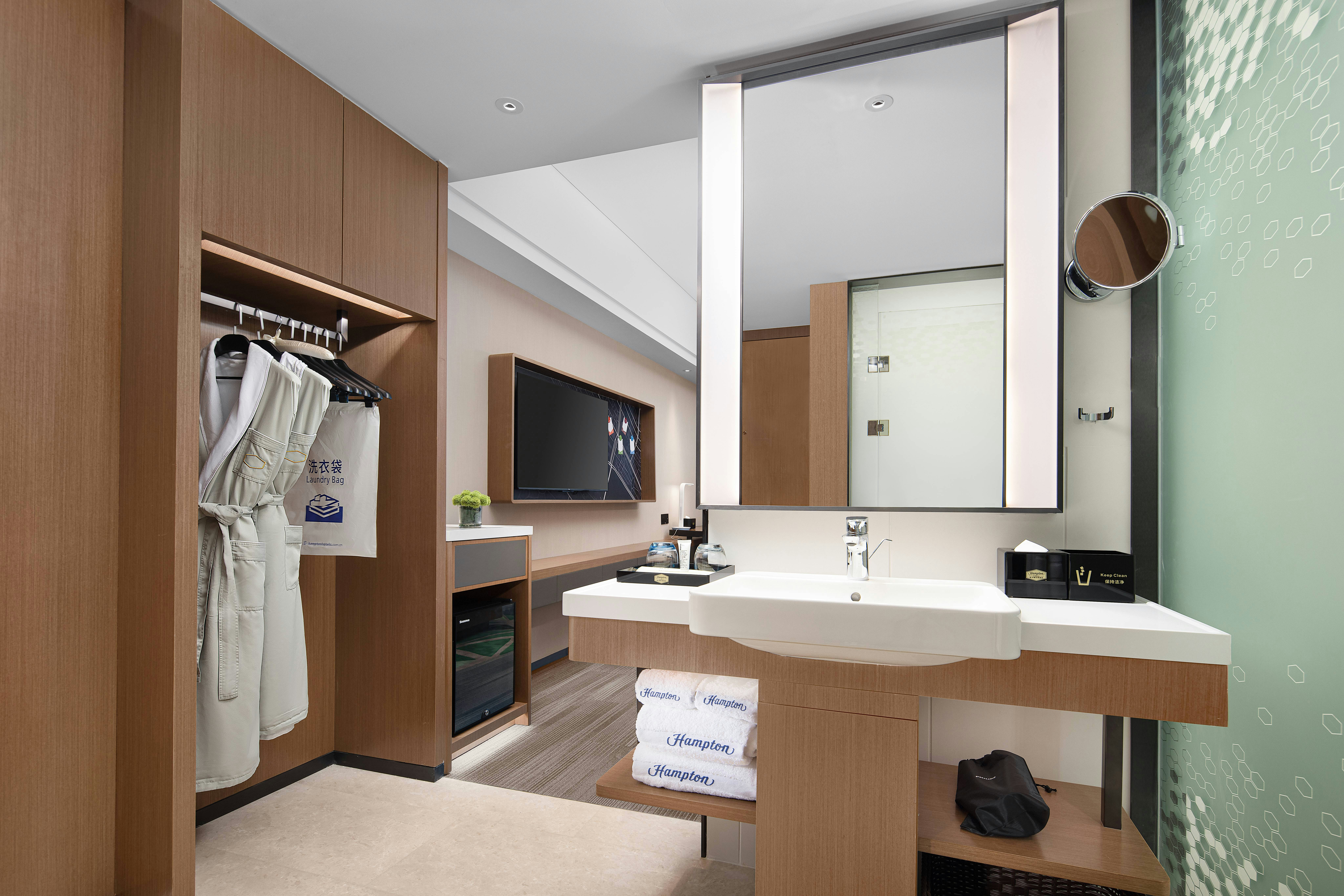 HAMPTON BY HILTON GUANGZHOU LUOXI 42/45
