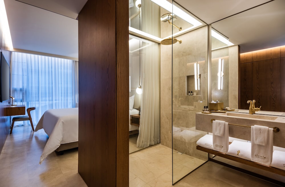 Elcielo Hotel and Restaurant 54/56