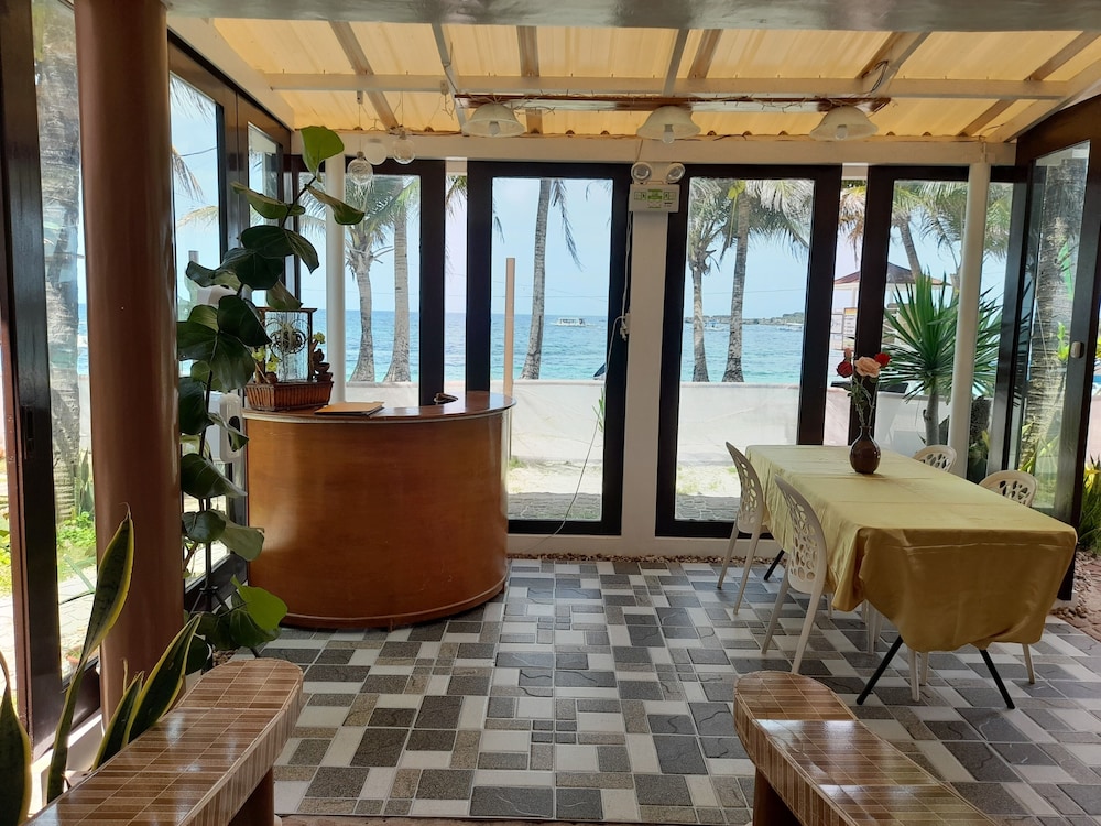 Marnin's Place Boracay 5/50