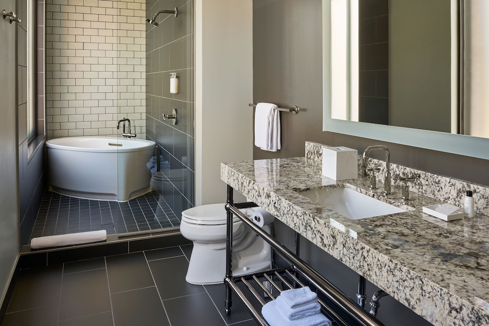 Renaissance Saint Elm Dallas Downtown Hotel 12/47