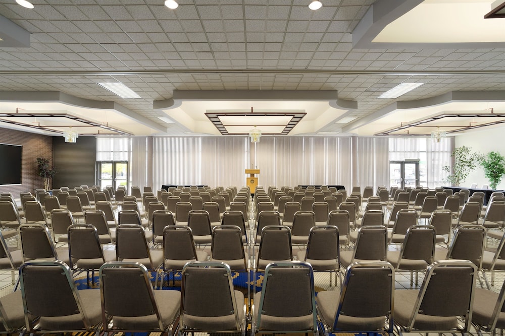 Best Western Plus Peppertree Nampa Civic Center Inn 39/47