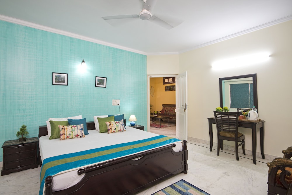 Praskash Kutir 28/70