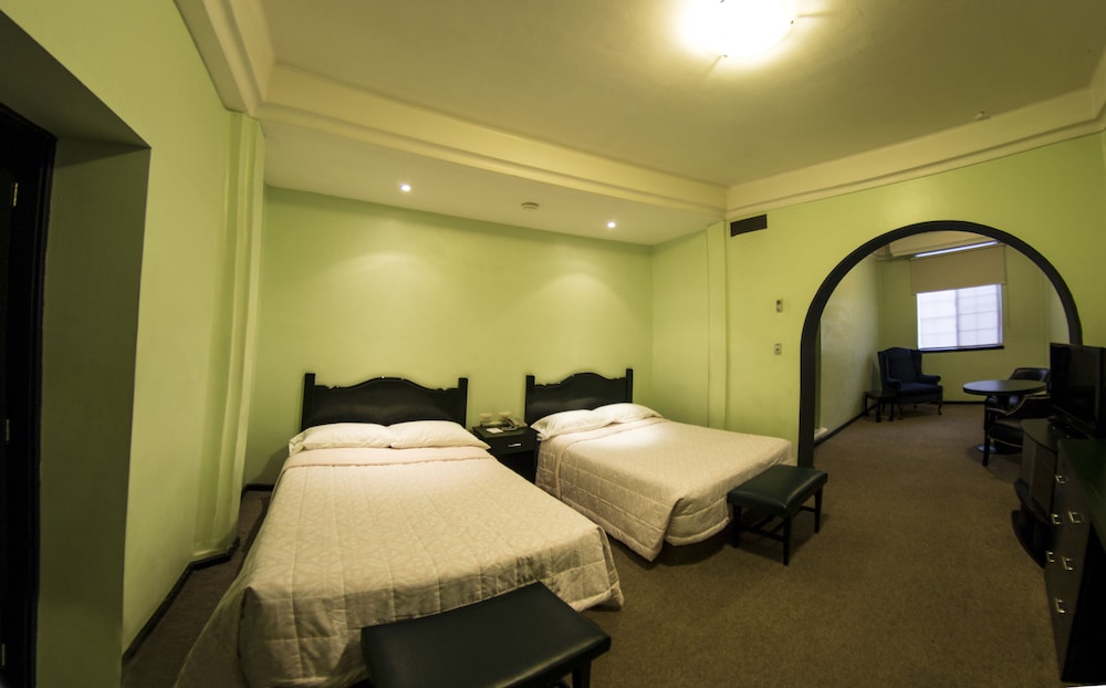 Hotel Leon 38/57