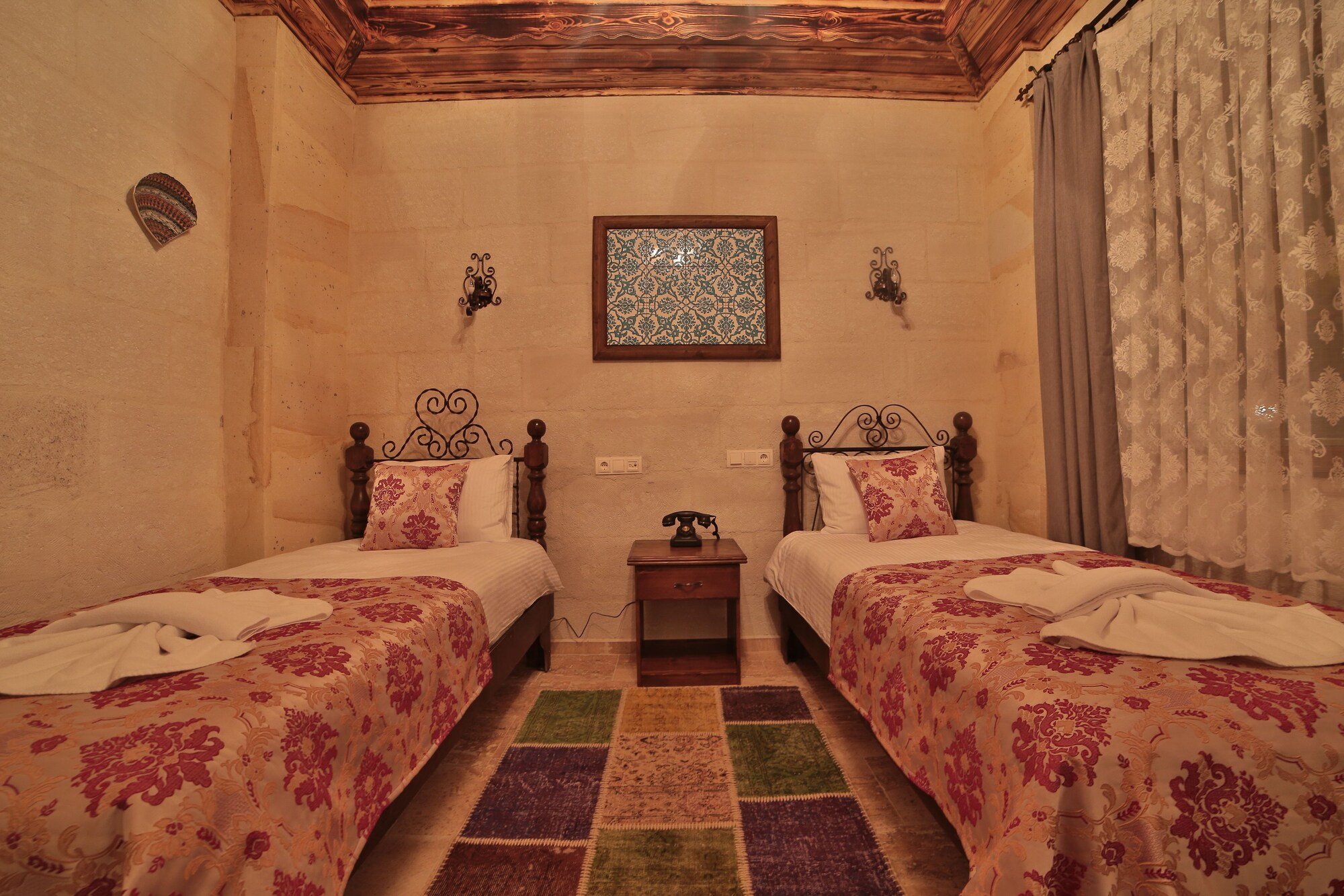 STANDARD, TWIN BEDS, GARDEN VIEW