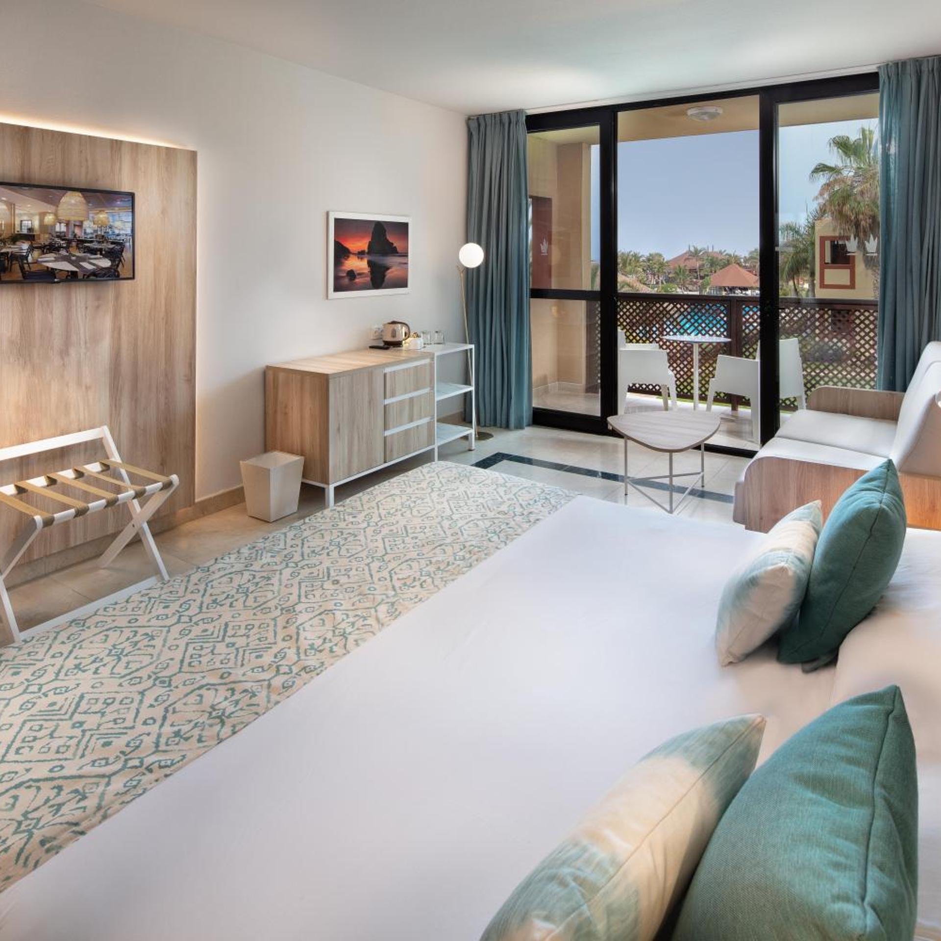 Deluxe, Double Bed, Lateral Side Sea View، Esencia De La Palma By Princess - Adults Only 2/4