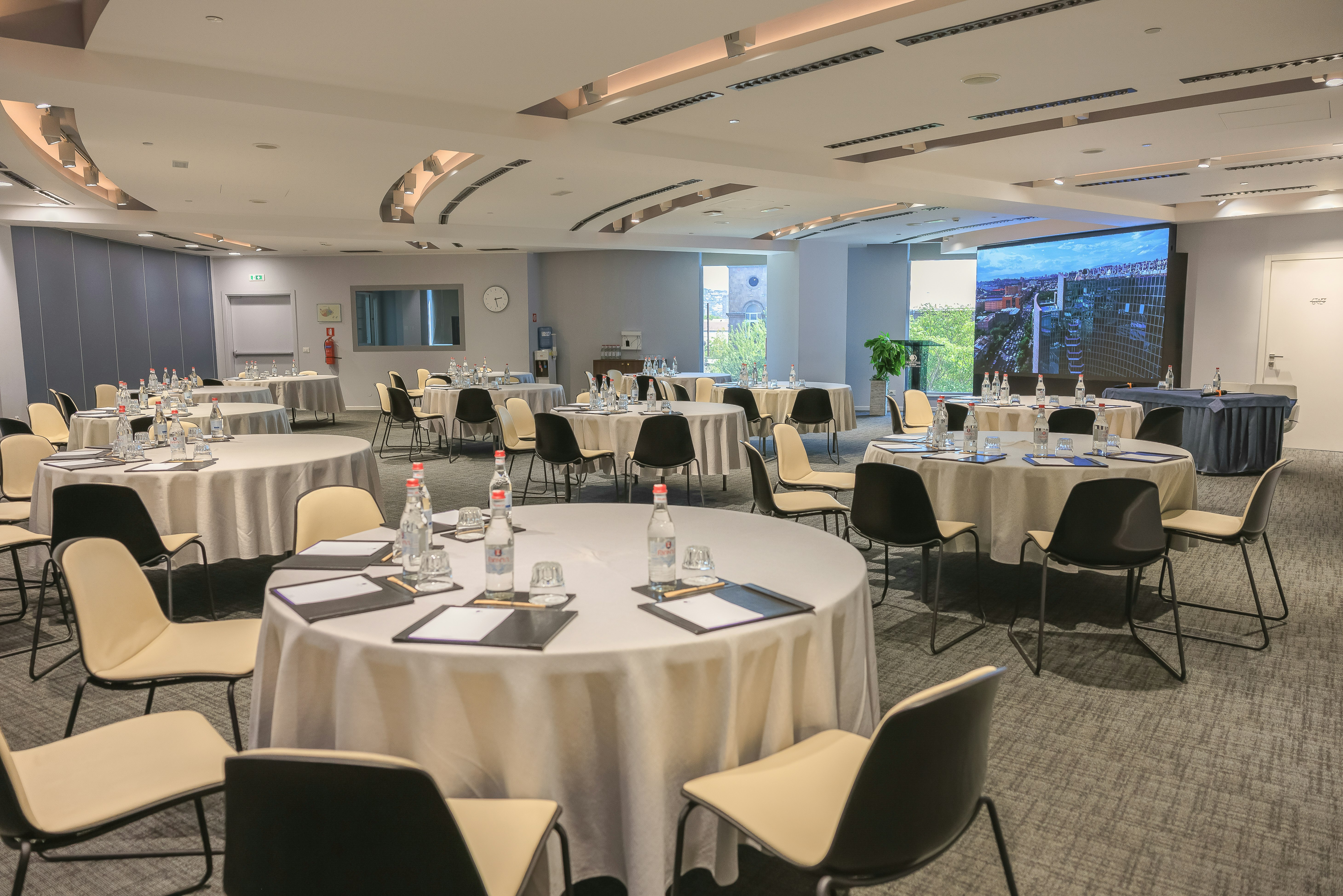 Doubletree By Hilton Hotel Yerevan City Centre 64/67