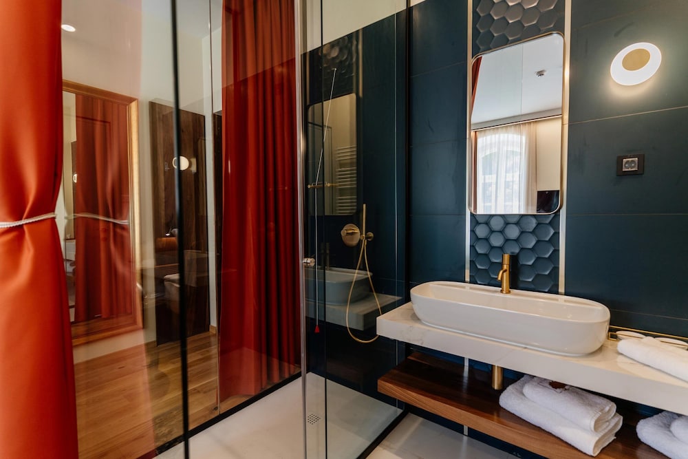 Boutique Hotel Dobrna 54/55