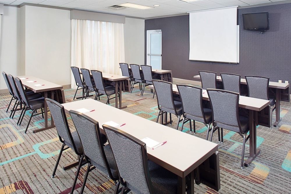 Residence Inn by Marriott Detroit Livonia 32/34