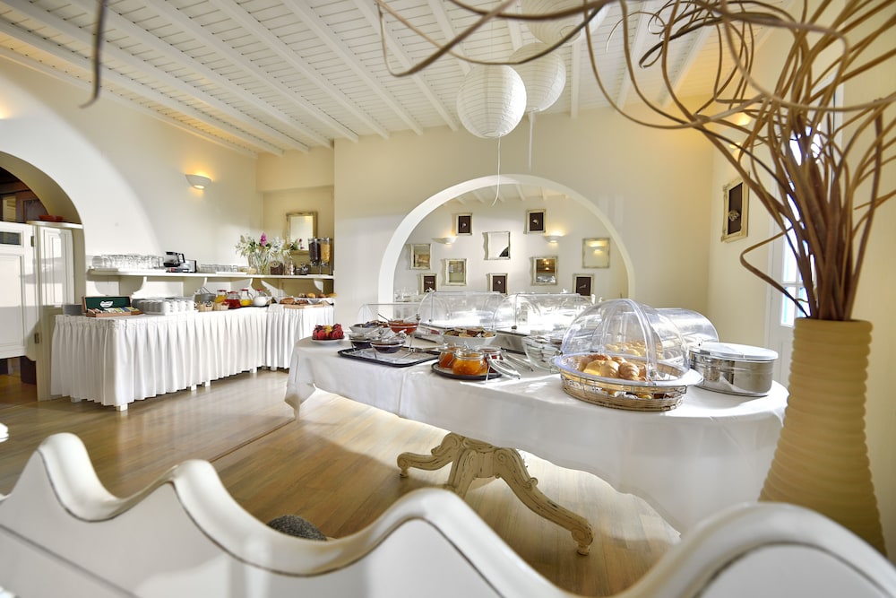 Hotel Erato 56/71