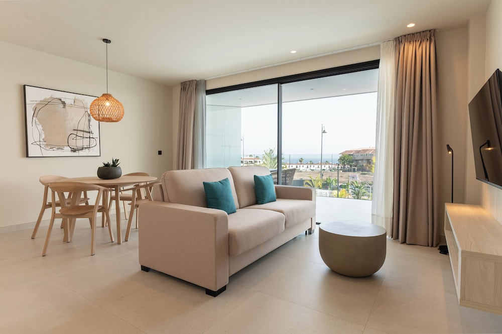 Hotel Amarilla Golf Residences 21/34